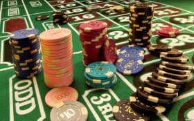 Antarmuka permainan Dragon Tiger Spadegaming dengan statistik real-time dan opsi taruhan jelas